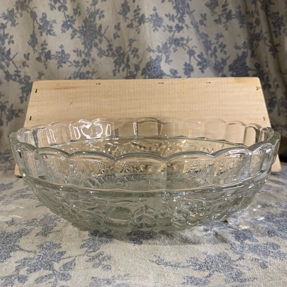 VTG Imperial Glass Pressed Glass 9" Paneled Bowl Frosted Fruit Scalloped Rim - Picture 12 of 12